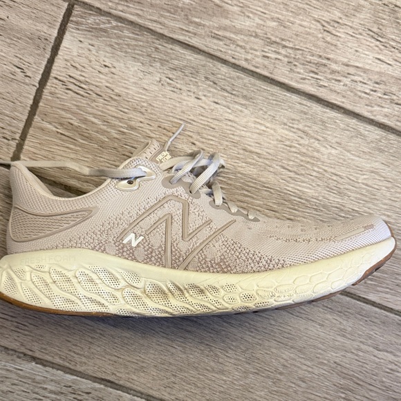 New Balance Fresh Foam 1080 Running Shoes - wide - Picture 2 of 5